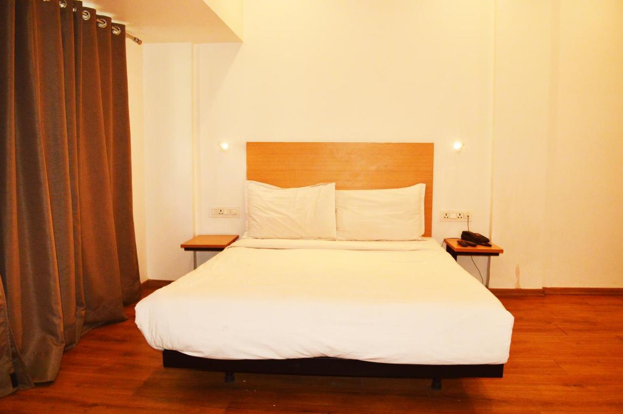 Hotel Orient Avenue Nagpur Esterno foto