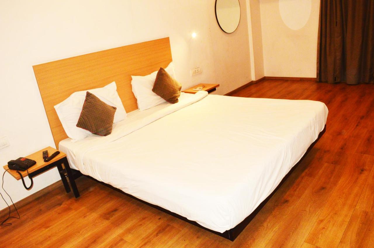 Hotel Orient Avenue Nagpur Esterno foto