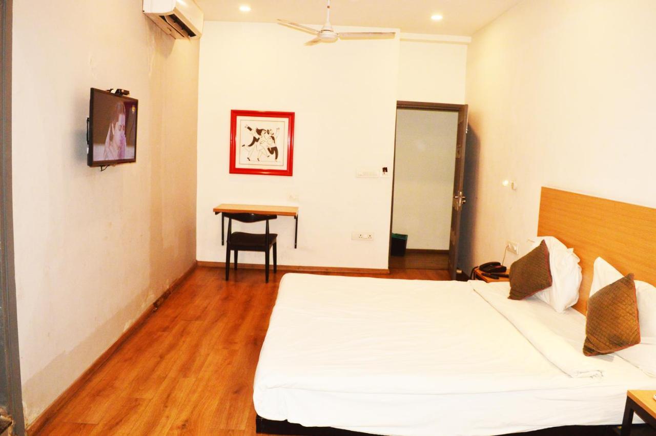 Hotel Orient Avenue Nagpur Esterno foto